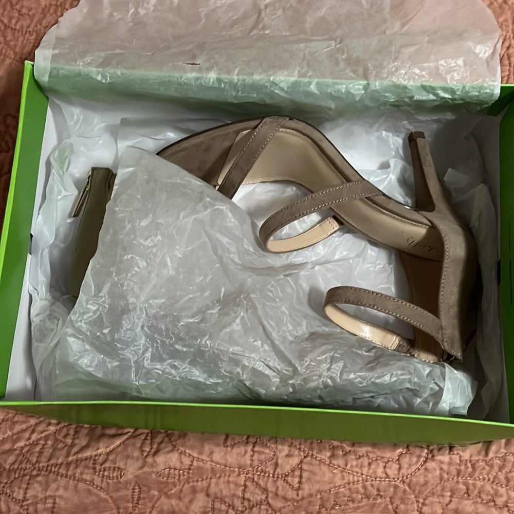 Heels - Picture 6 of 8
